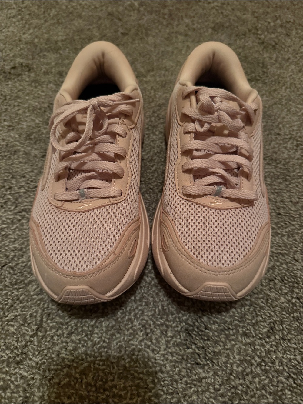 Brooks ghost max in pink
